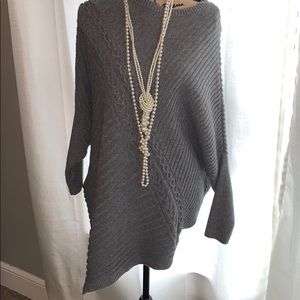 Vera Wang bat sleeve sweater